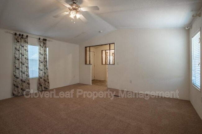 Building Photo - 359 E Zipp Rd