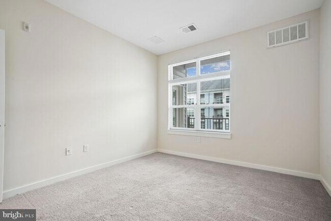 Building Photo - 131 Bridge Street Unit 1B-2-2420