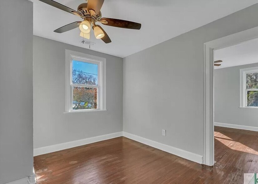 Building Photo - 824 E 39th St
