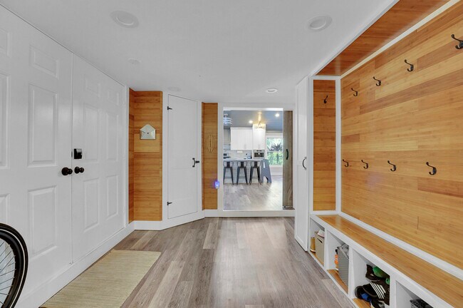 Building Photo - 600 Xanadu Pl