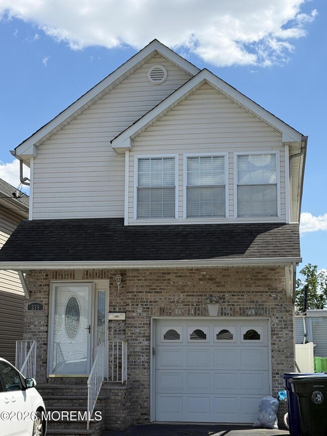 Building Photo - 339 Jeffries St