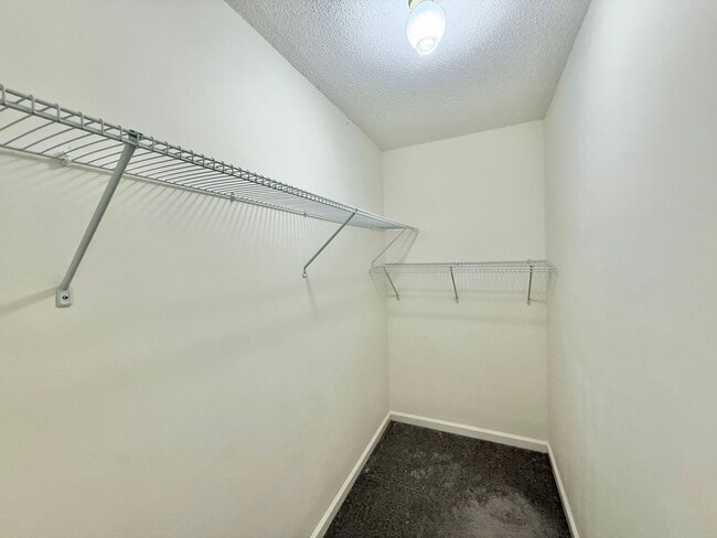 Building Photo - Newly Remodeled 3BD, 2.5BA Townhouse in Ca...