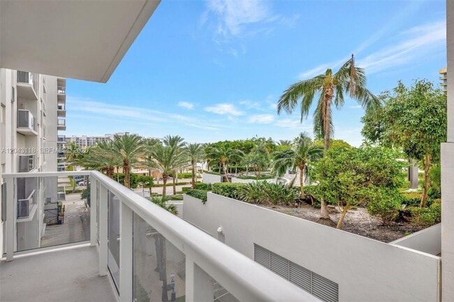 Building Photo - 2751 S Ocean Dr