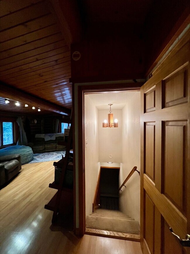 Building Photo - Charming 3-Bedroom Home in North Pole, AK ...