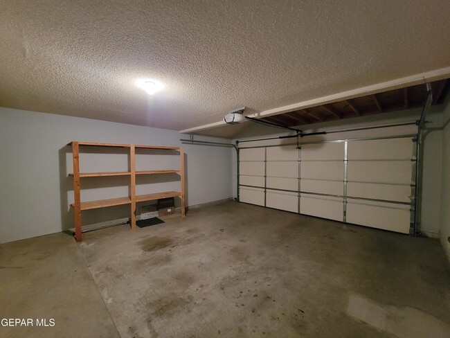 Building Photo - 7225 Tierra Taos Dr
