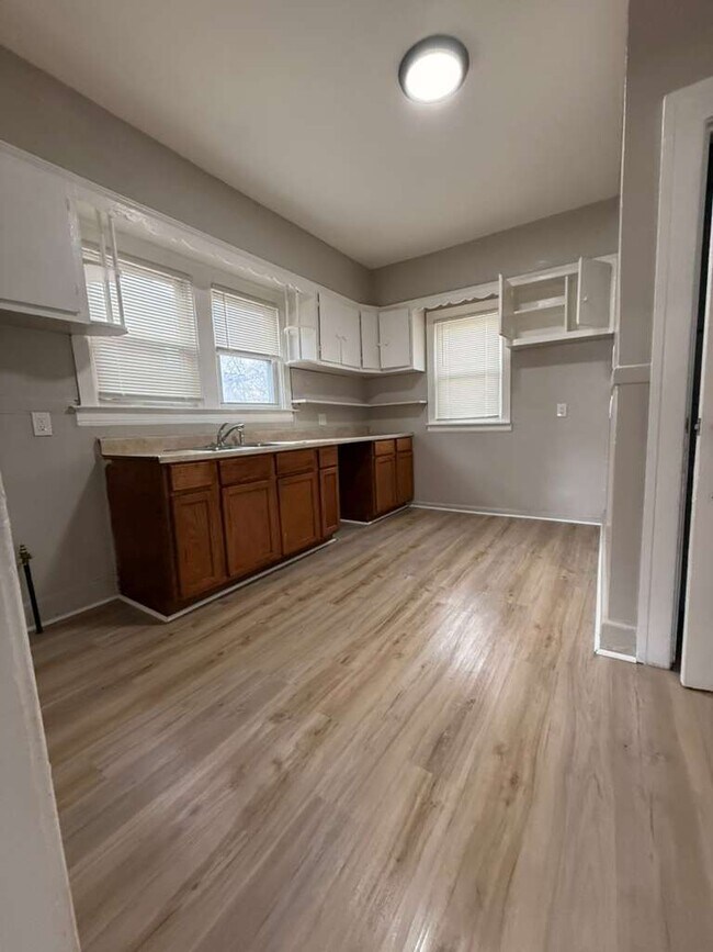 Building Photo - 13331 Strathmoor St