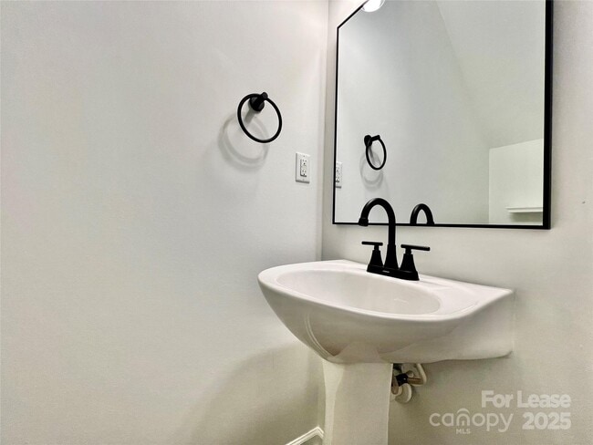 Building Photo - 13310 Erwin Rd