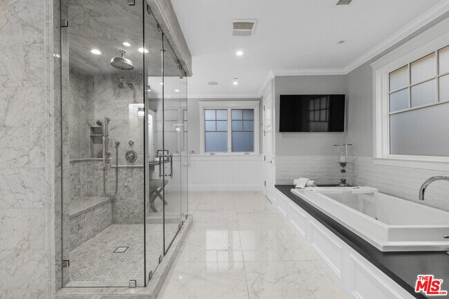 Building Photo - 13836 Davana Terrace