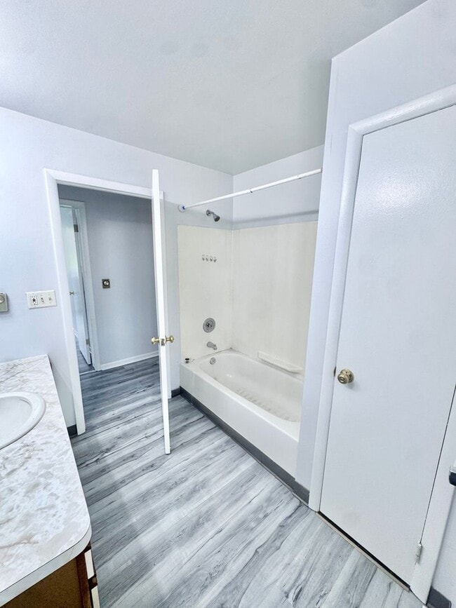 Building Photo - 8361 Schantz Rd