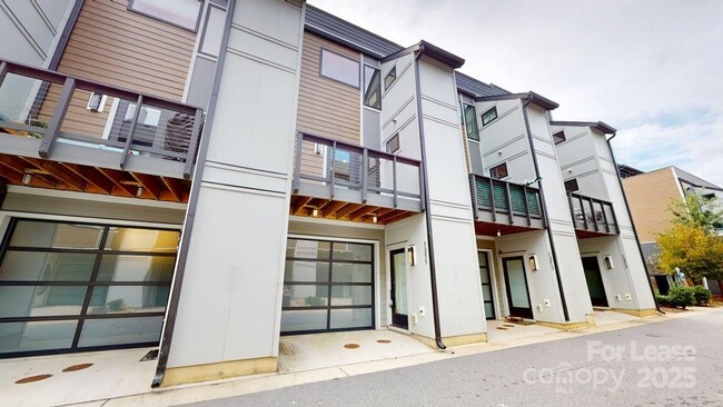 Primary Photo - 1211 Minter Pl