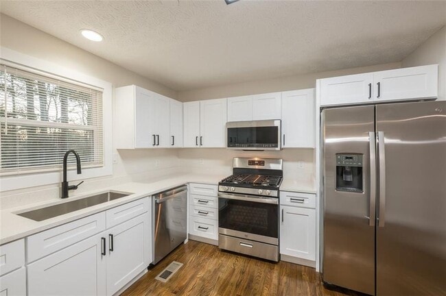 Building Photo - 237 Park Ave