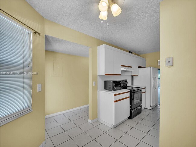 Building Photo - 12701 SW 13th St