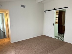 Building Photo - Rossmoor Home for rent. 3 bedrooms 2 baths.