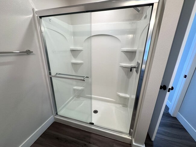 Building Photo - 3 Bed / 2.5 Bath Modern Home on Billings West End