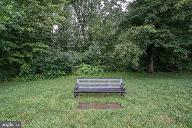 Building Photo - 1750 Oakwood Terrace