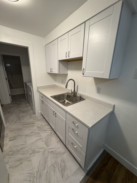 Building Photo - 3622 E 13th St