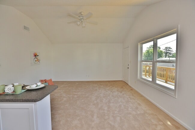 Building Photo - UPDATED & READY 07-14-25! 2-Bedroom 2nd Fl...