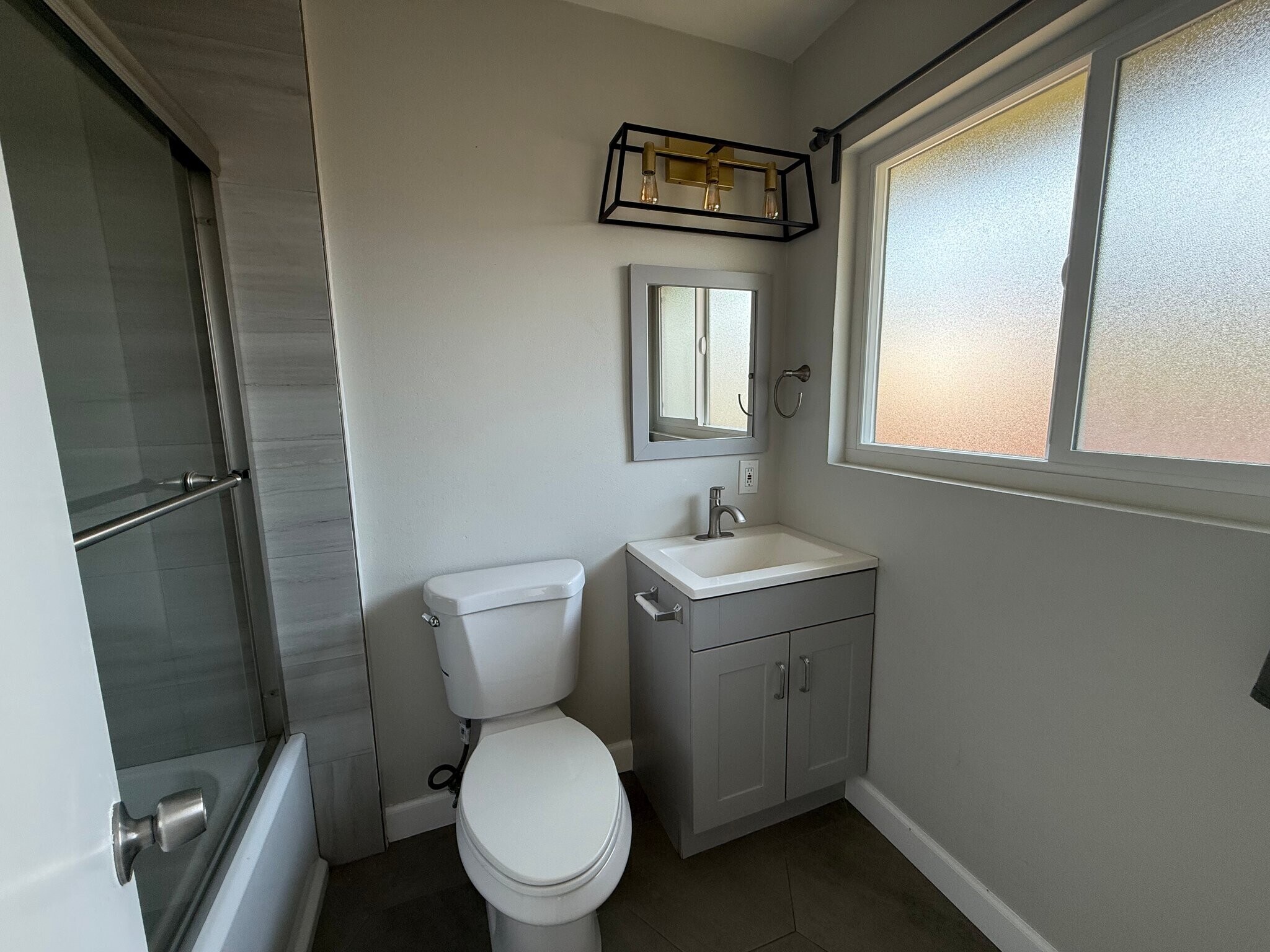 Building Photo - 11092 S Dallas Dr