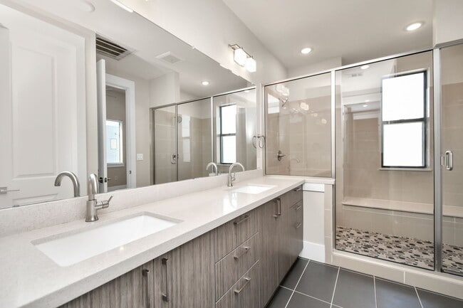 Building Photo - Mid-Town rental available