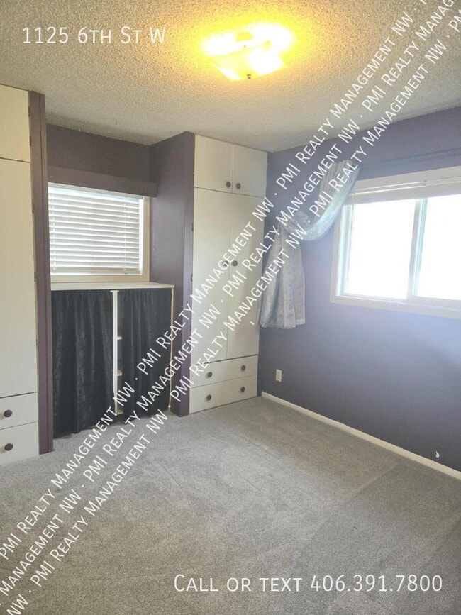Building Photo - 1125 6th St W