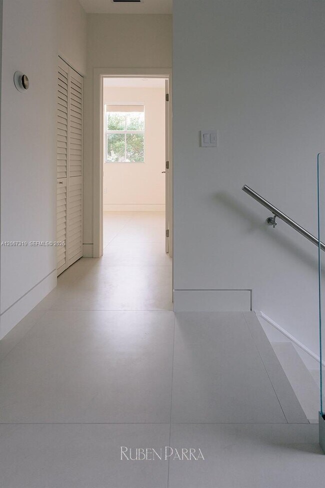 Building Photo - 8167 NW 108th Ct