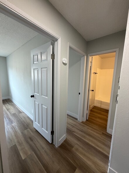 Building Photo - 1207 W 39th Pl