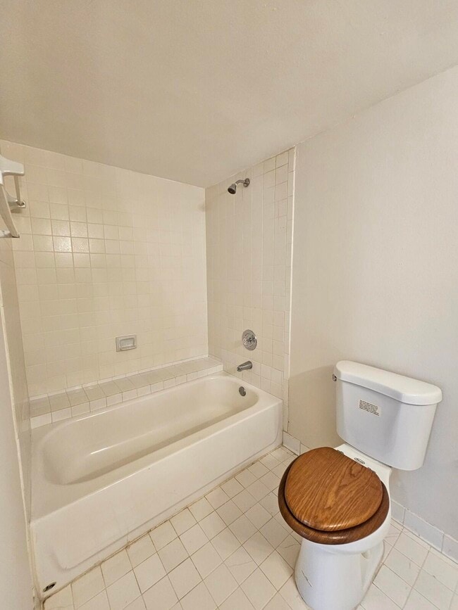 Building Photo - 1820 N Congress Ave