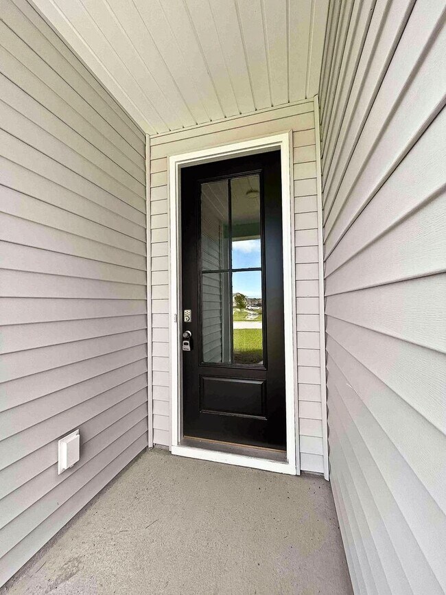 Building Photo - Available now. Beautiful 3 BR/2 BA Available in Cane Bay!