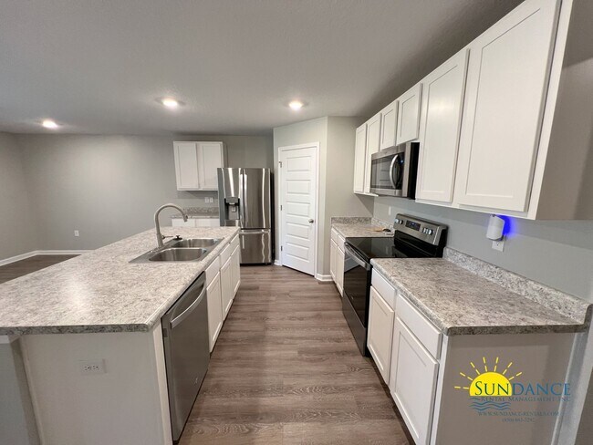 Building Photo - Gorgeous 4 Bedroom Home in Crestview!