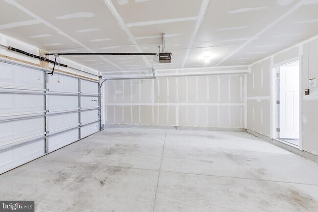 Building Photo - 11330 Meridian Hill Way