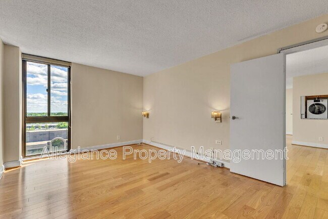 Building Photo - 6800 Fleetwood Rd