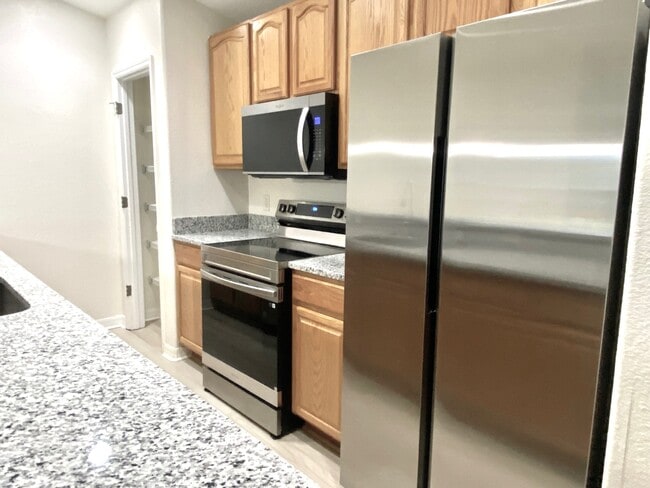 Building Photo - 462 Richmont Ct