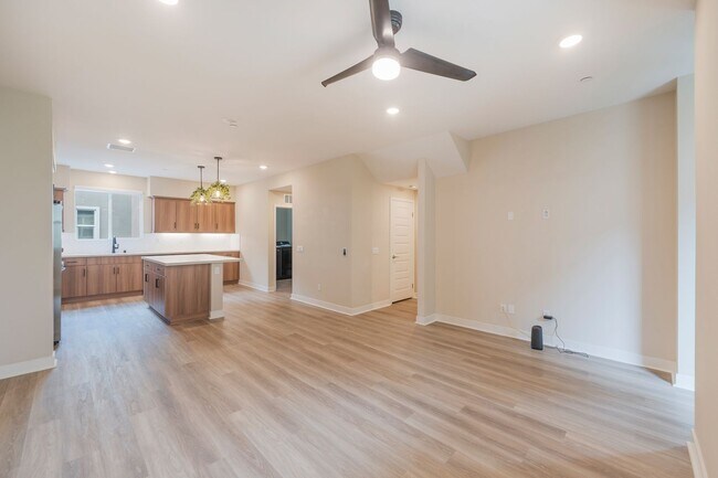 Building Photo - Newer townhome rental located in the gated One Seven Eight community!