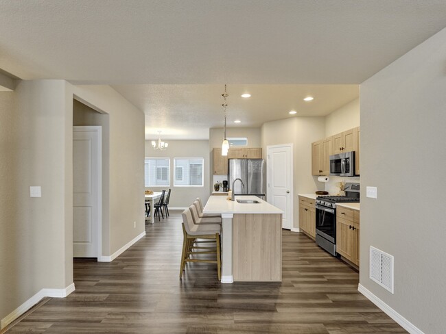 Building Photo - Expansive 3-story home!
