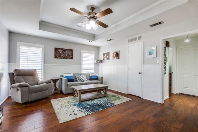 Building Photo - 2211 Bluebonnet Dr