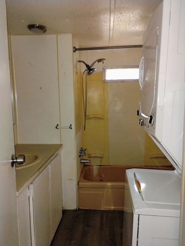 Building Photo - 2 Bedroom 1 Bath home for rent in Granbury...