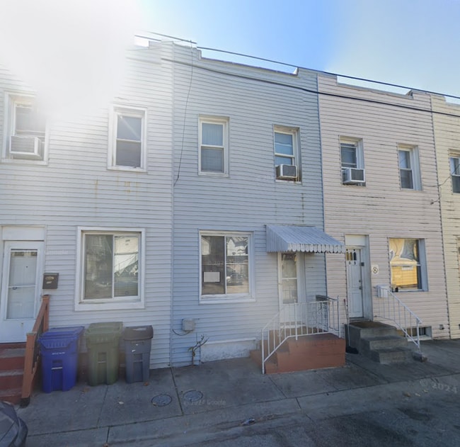 Building Photo - 407 Cambria St