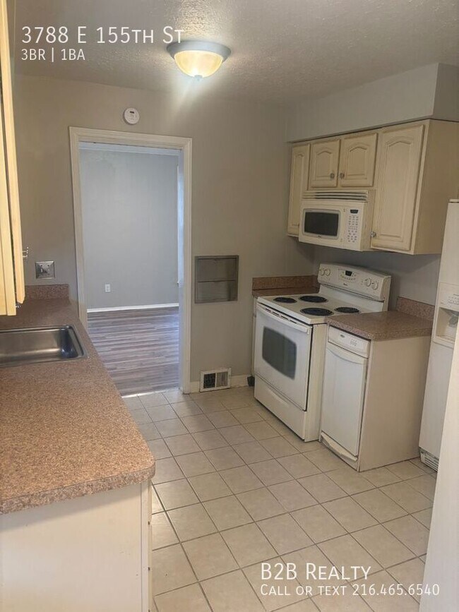 Building Photo - 3788 E 155th St