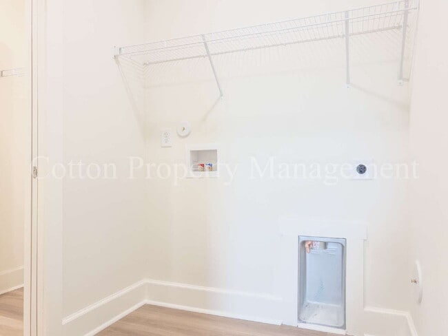 Building Photo - 29 W Pioneer Wy