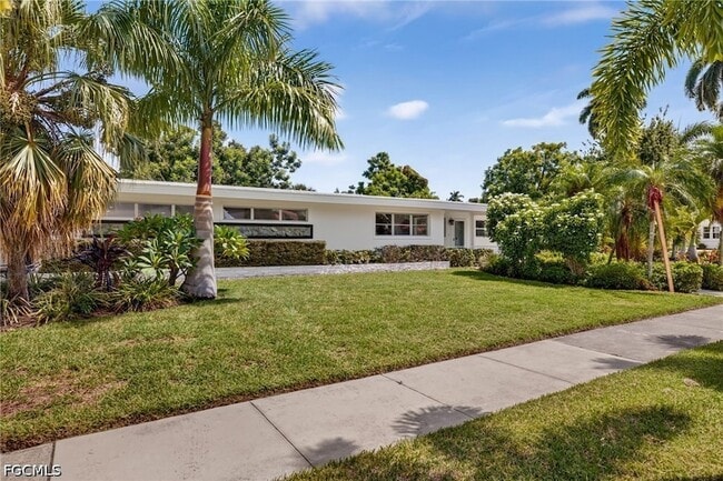 Building Photo - 1331 Almeria Ave