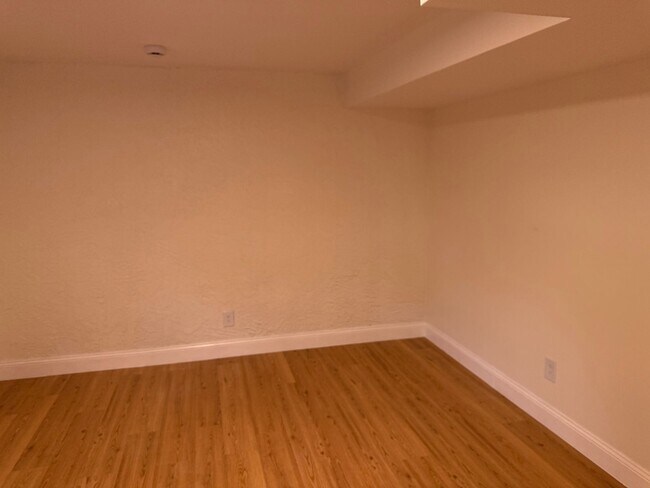 Building Photo - Stunning Cheyenne Mountain 4 Bedroom Home