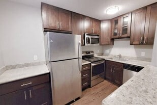 Building Photo - 569 Smalley Ave