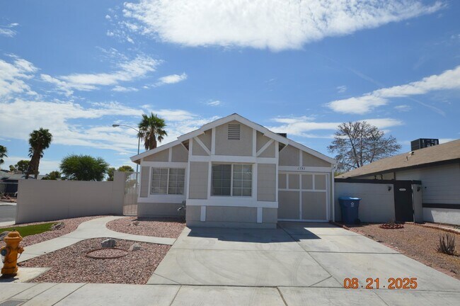 Primary Photo - 6751 Sebring St