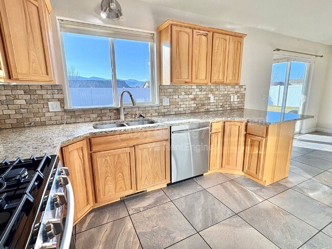 Building Photo - 594 W Ashworth Ln