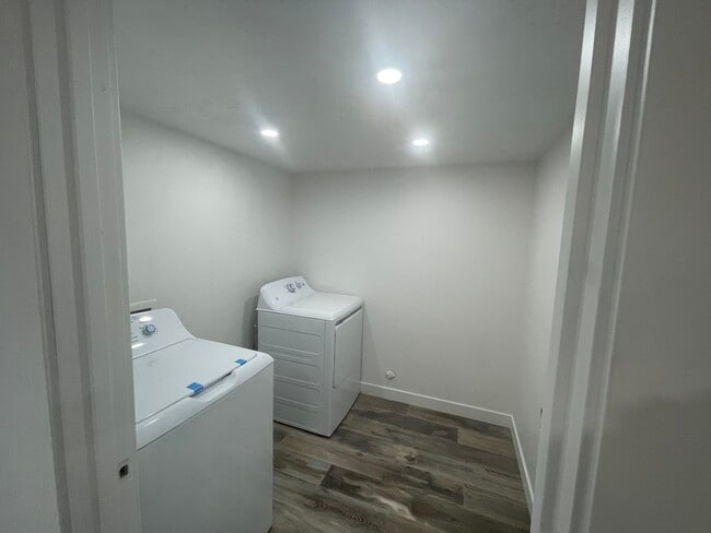 Building Photo - 6442 S Jordan Pkwy