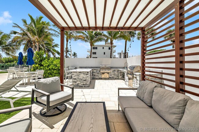 Building Photo - 3000 S Ocean Blvd