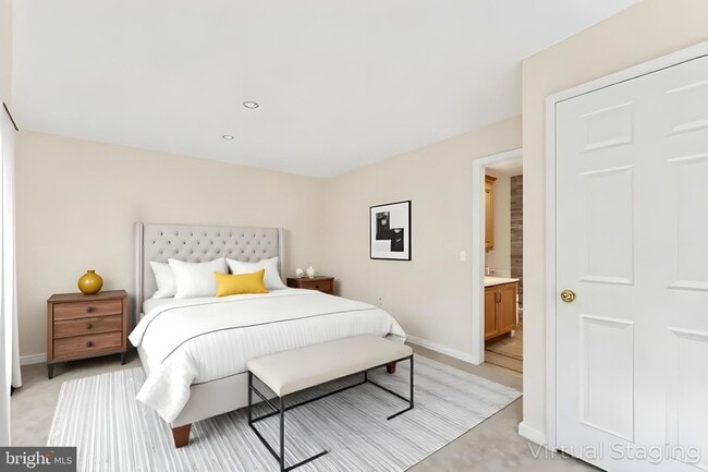 Building Photo - 127 College Station Dr