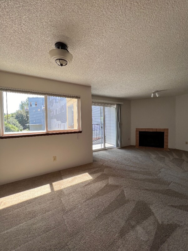 Building Photo - 10522 Lake City Way NE
