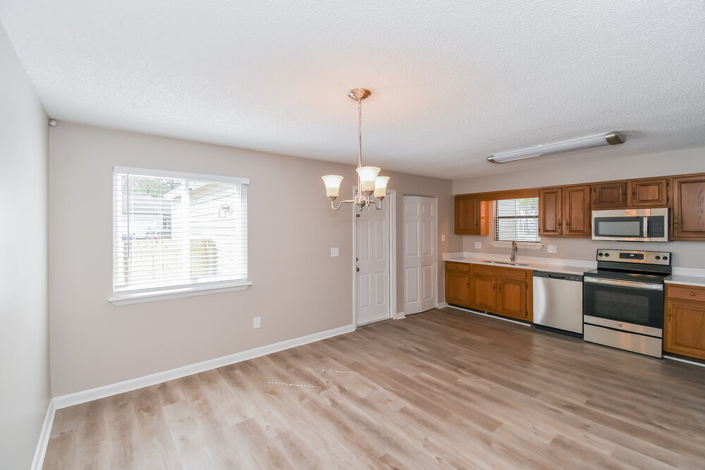 Building Photo - 3813 Tree Lake Dr