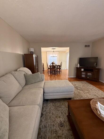 Building Photo - 100 Grouse Ct